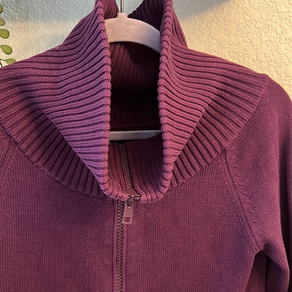 Full Zip Sweater from Victoria’s Secret Moda International size S